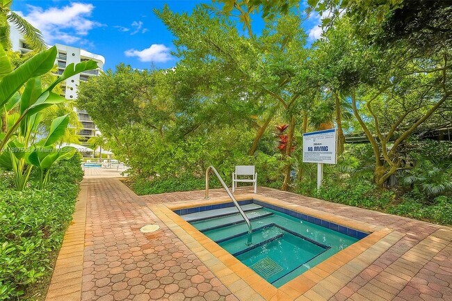 Building Photo - 3610 Yacht Club Dr