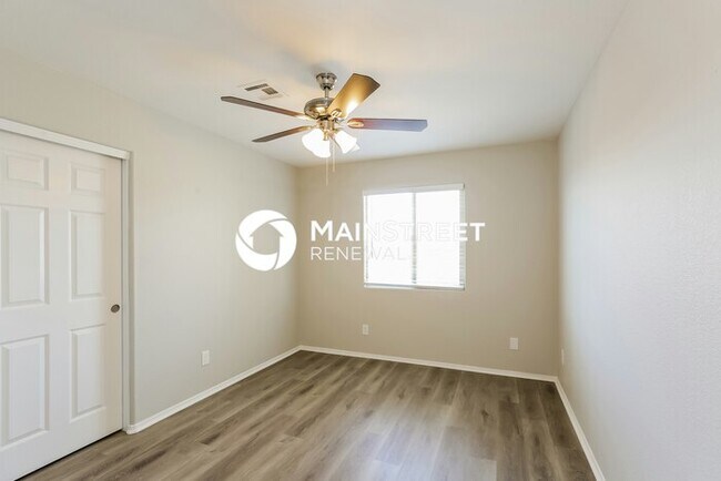 Building Photo - 3 Bedroom Pet-Friendly Home in MESA, AZ with Main Street Renewal