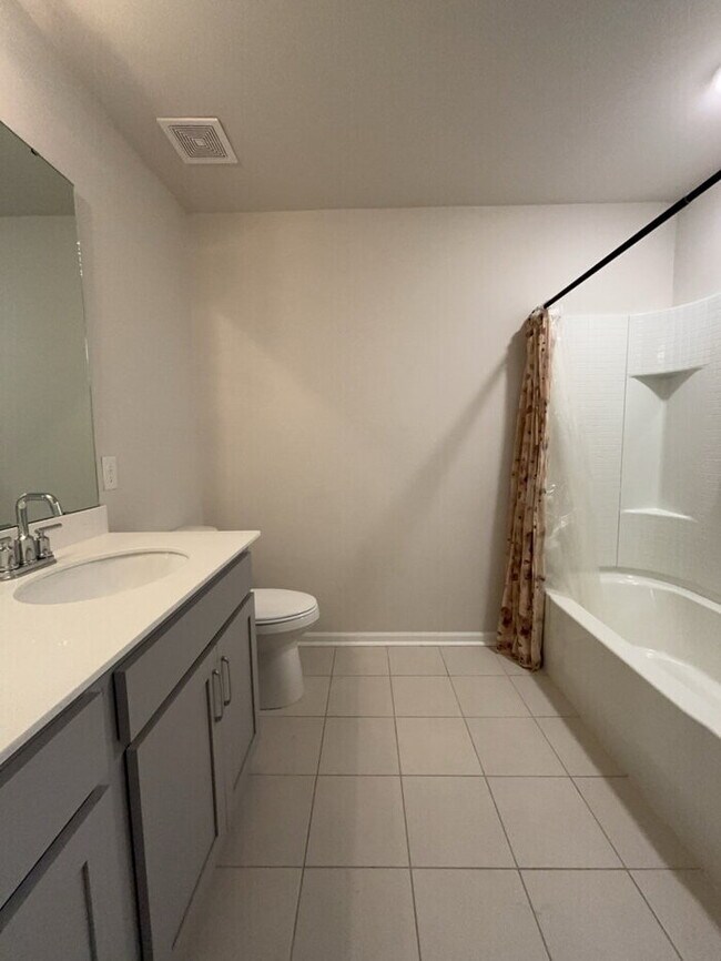 Building Photo - 445 Navona Dr