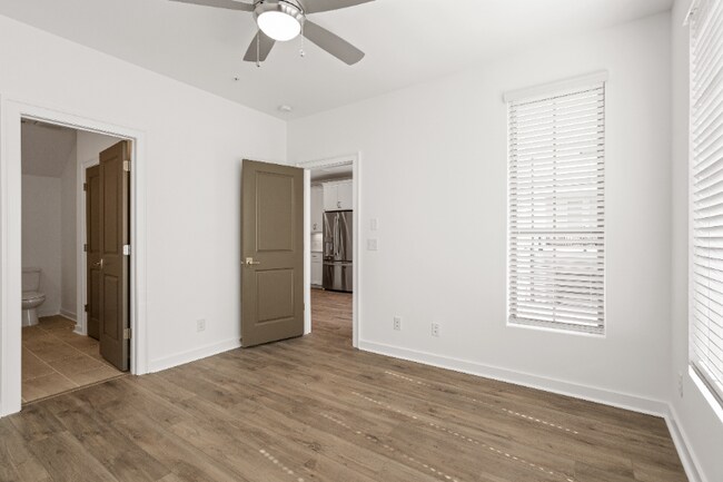 Building Photo - 416 Burton Dr