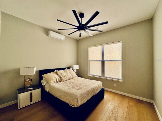 Building Photo - 1324 S Daytona Ave