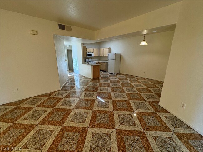 Building Photo - 5655 E Sahara Ave