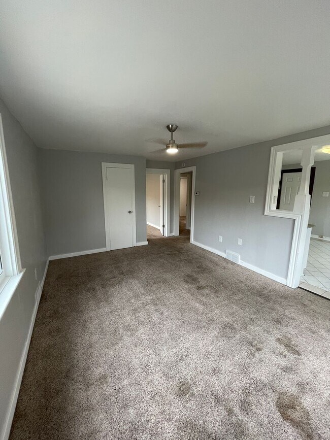 Building Photo - 2404 S 18th St