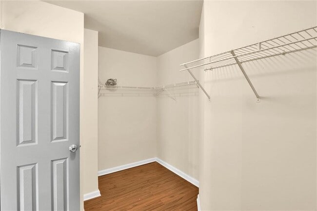 Building Photo - 514 Rams Ct