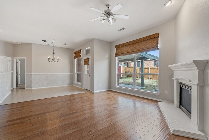 Building Photo - 3521 Amador Dr