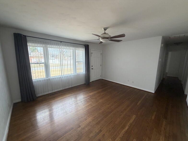 Building Photo - 105 bailey road