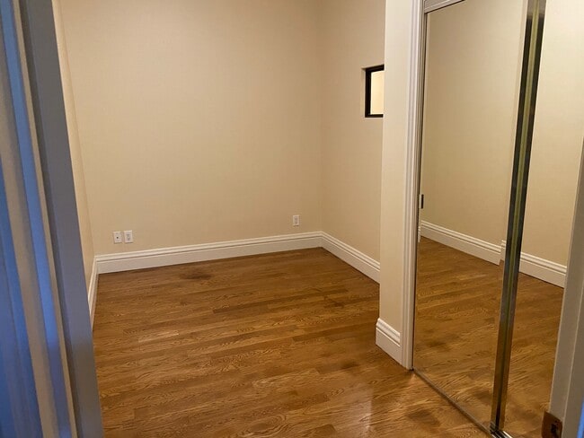 Building Photo - 326 Utah St