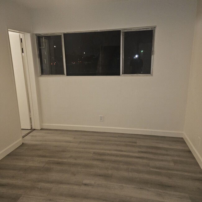 Building Photo - Hawthorne Chateau Apartments
