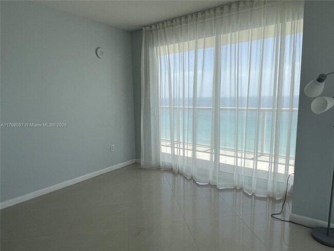 Building Photo - 16699 Collins Ave