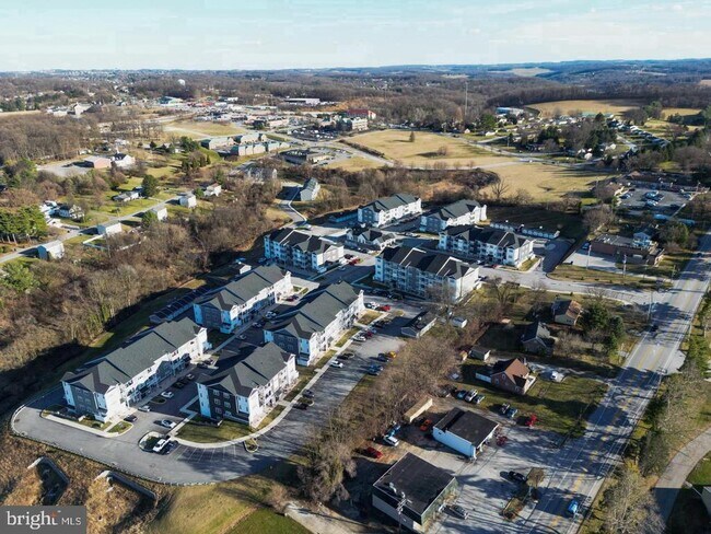 Building Photo - 6205 Wynfield Blvd