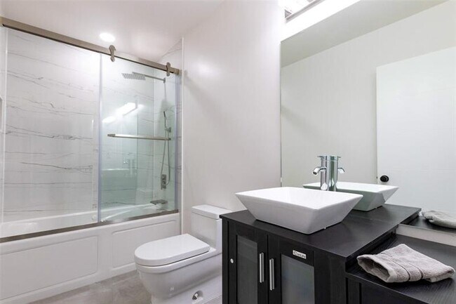 Building Photo - 5109 Banyan Ln