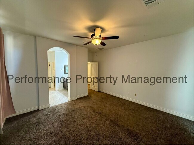 Building Photo - 10400 Garden View Ln