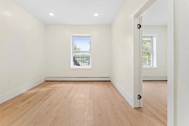 Building Photo - 2321 John F. Kennedy Blvd