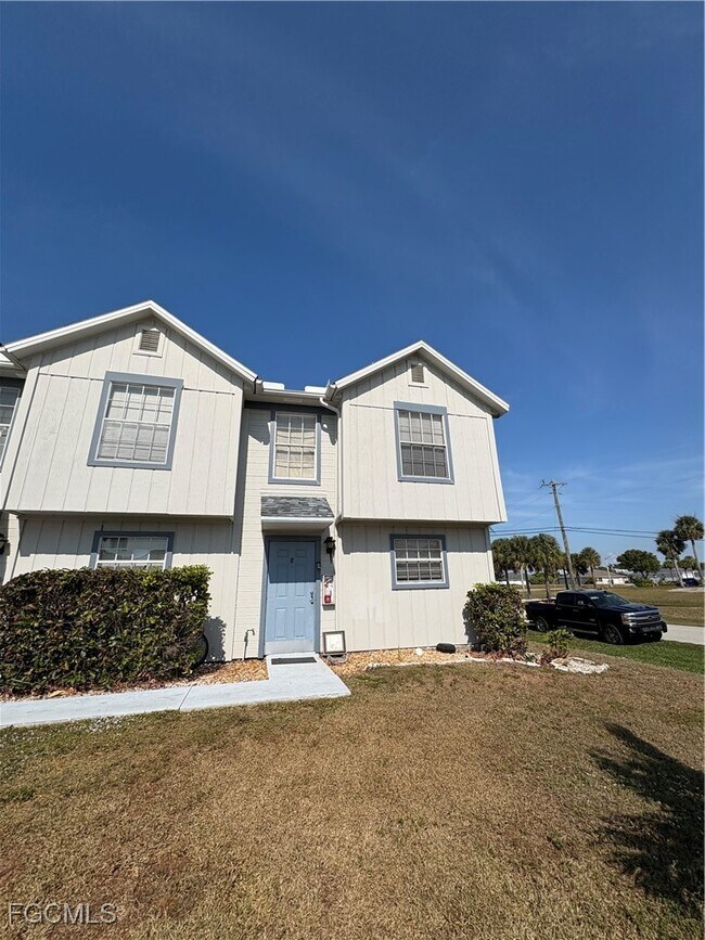 Building Photo - 1005 SW 48th Terrace