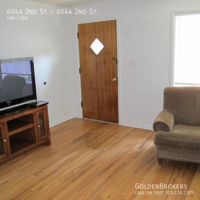 Building Photo - 604 2nd St