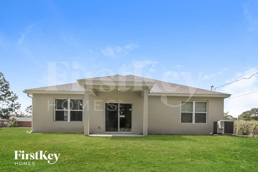 Building Photo - 893 Taluga Ave SE