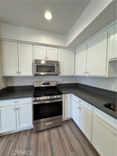 Building Photo - 5432 Hermitage Ave