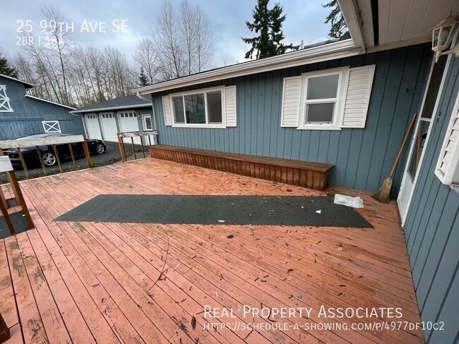 Building Photo - 25 99th Ave SE