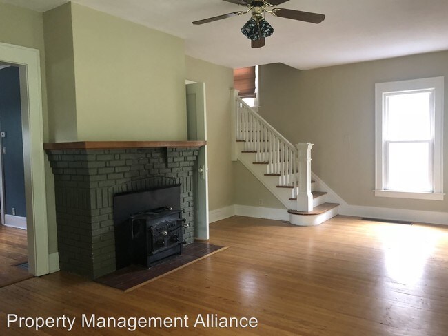 Building Photo - 3 br, 1 bath House - 306 Melrose Ave.
