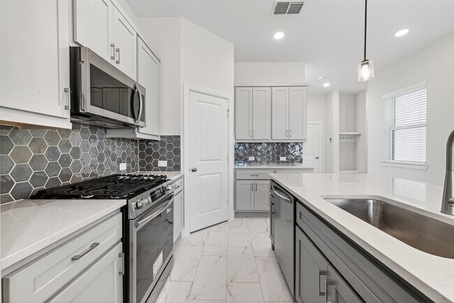 Building Photo - 3350 City Heart Ave