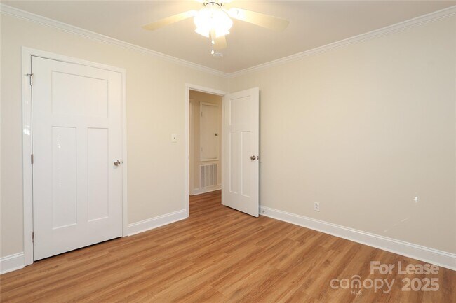 Building Photo - 937 Green Cir Dr