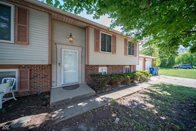 Building Photo - 8307 Castle Farms Rd