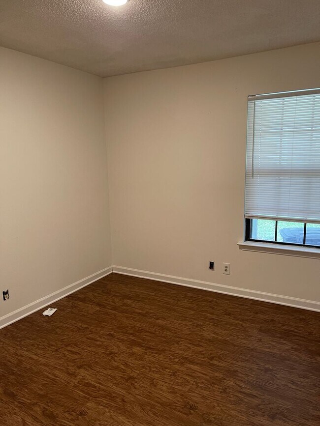 Building Photo - 3 Bed in North Murfreesboro