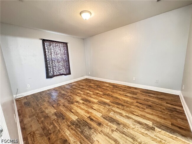 Building Photo - 4606 30th St SW