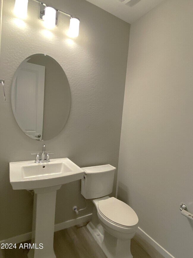 Building Photo - 3544 E Sands Dr
