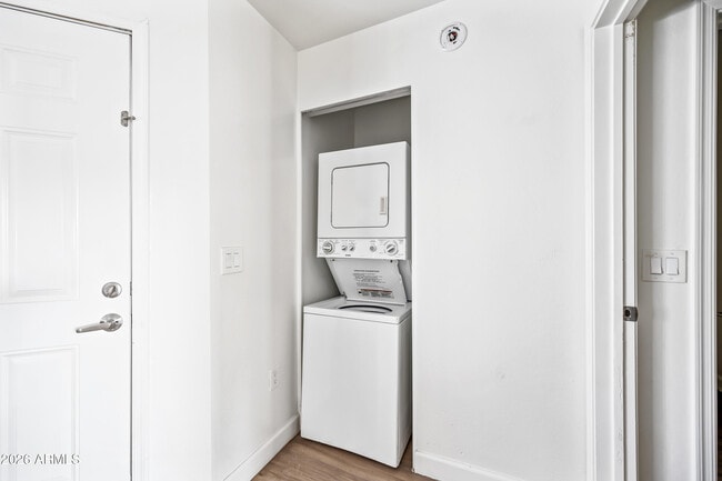 Building Photo - 3065 N 67th Ave