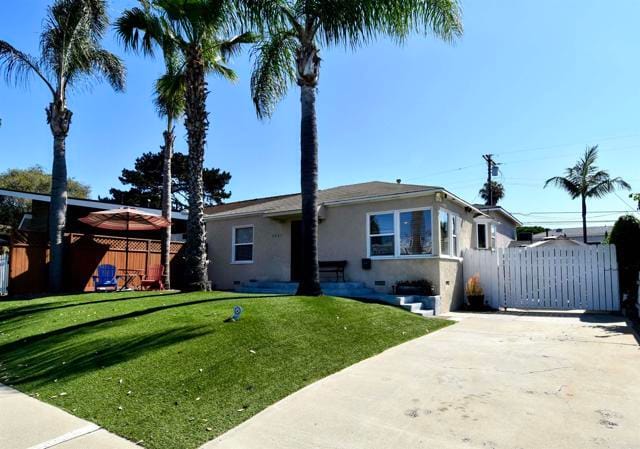 Building Photo - 4065 Haines St