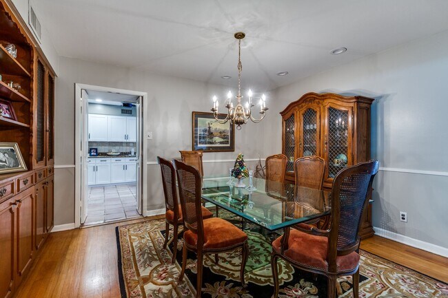 Building Photo - GORGEOUS RANCH-STYLE HOME ON WOODED 1.2 AC...