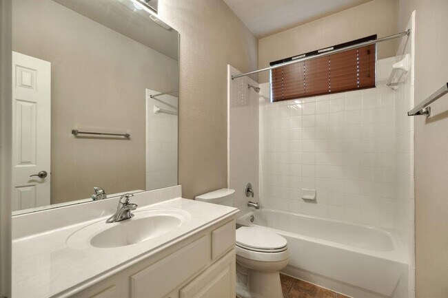 Building Photo - 15800 Double Eagle Dr