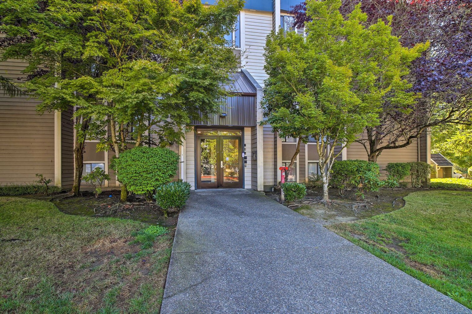 Building Photo - 611 SW 5th Ct
