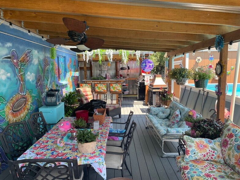 with grill - 268 E 9000 S