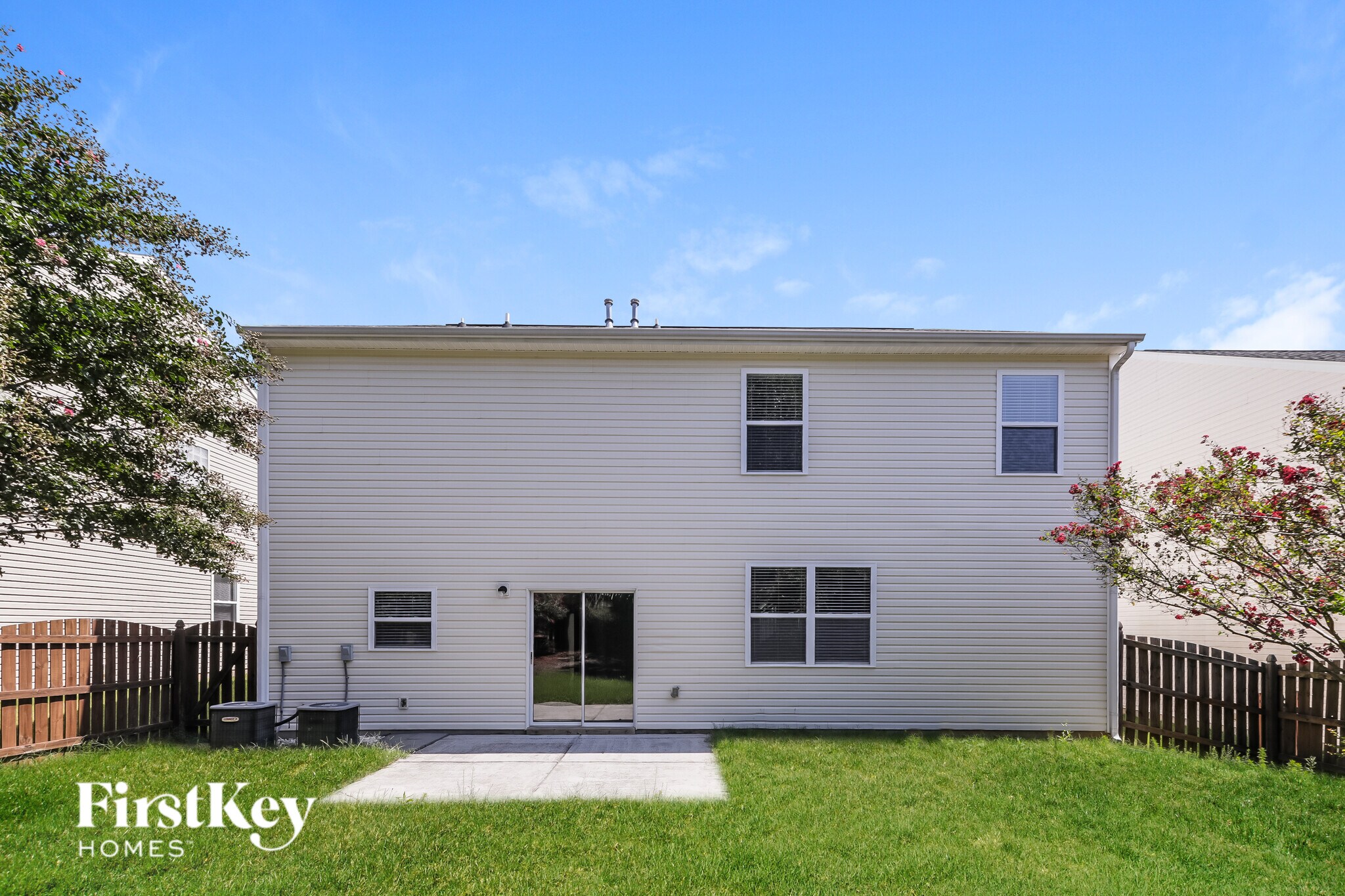 Building Photo - 7347 Lamplighter Close Dr