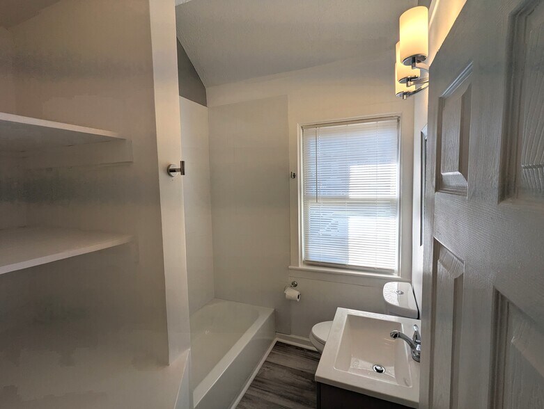 Building Photo - 2502 Park Heights Ter