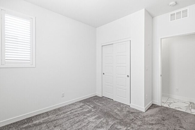 Building Photo - Beautiful 4-Bedroom Inspirada Home with Loft, Upgraded Kitchen & Private Backyard