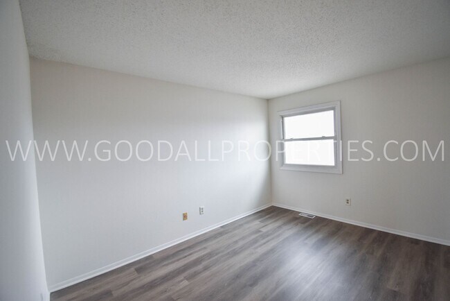 Building Photo - Get half off your first month’s rent when ...