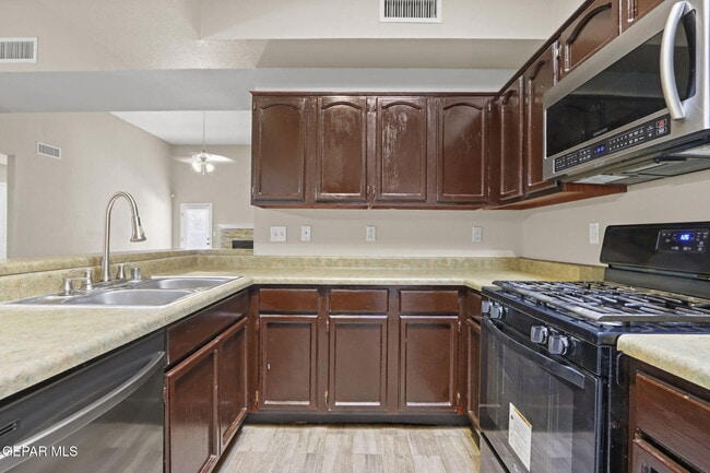 Building Photo - 11828 Mesquite Lake Ln