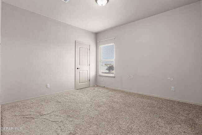 Building Photo - 3143 Hidden Creek Dr