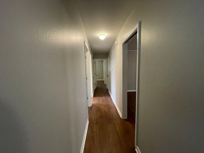 Building Photo - South Bossier Beauty! Hurry Before Its Gone!