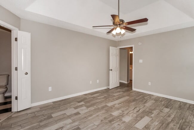 Building Photo - 12923 Fox Ridge Ln