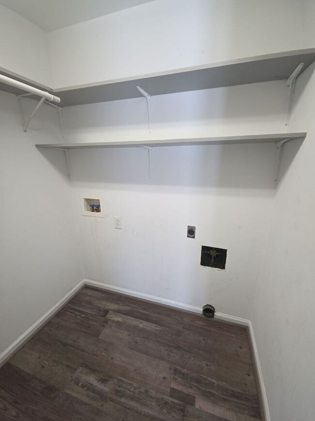 Building Photo - Beautifully Renovated 3-Bedroom Single-Family Home with 2-Car Garage Near HWY 111