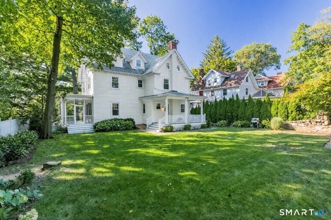 Building Photo - 309 Milbank Ave