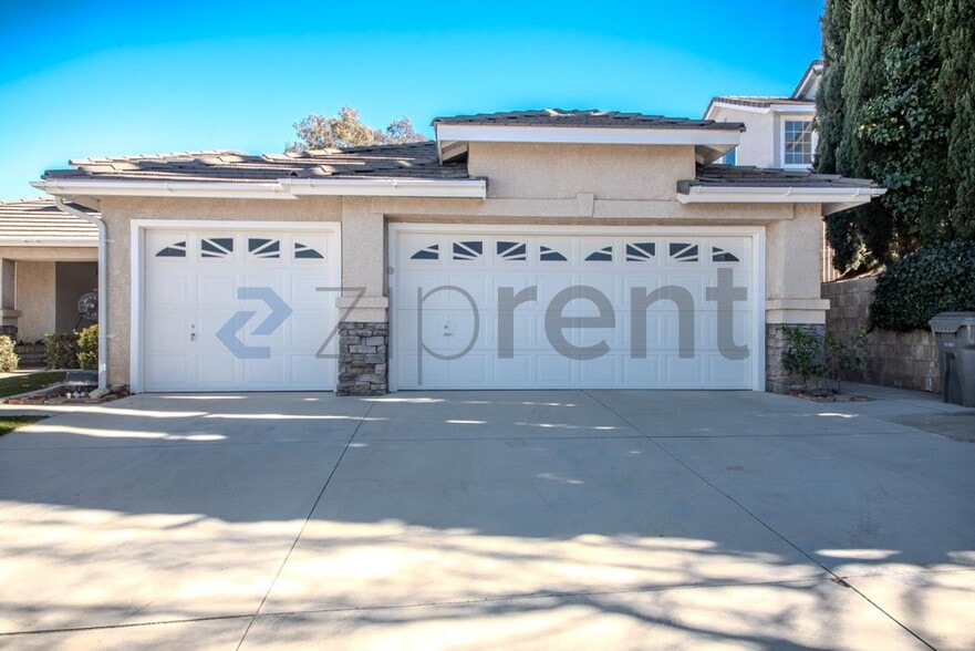 Building Photo - 38502 Juniper Tree Rd