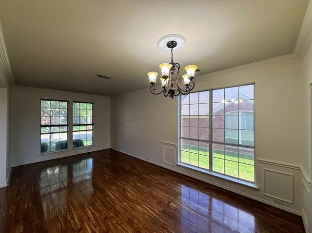 Building Photo - 2762 Hillview Dr