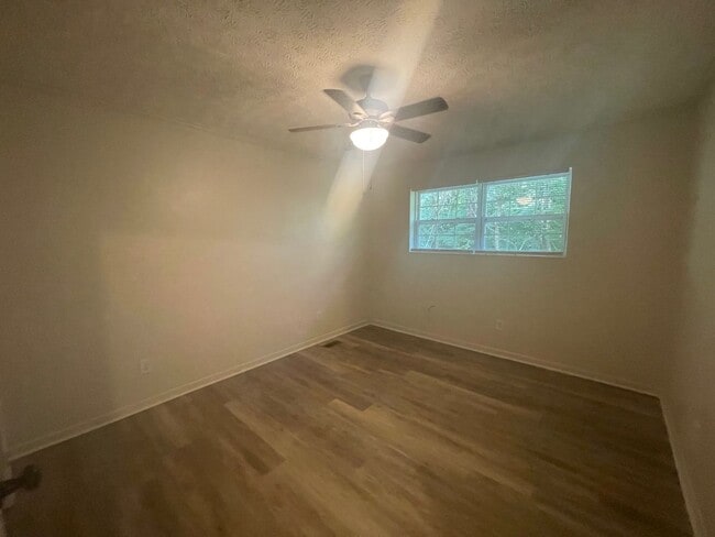 Building Photo - Townhouse  for Rent