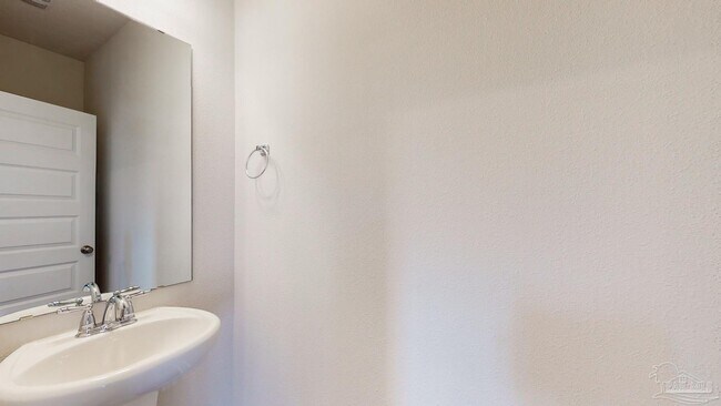 Building Photo - 5865 Danbury Blvd