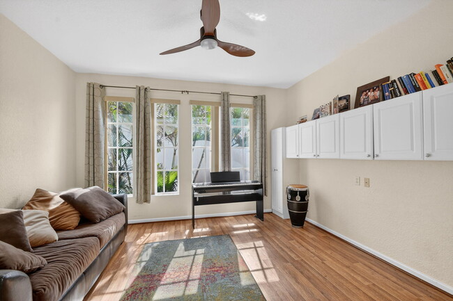 Building Photo - 1605 E Classical Blvd